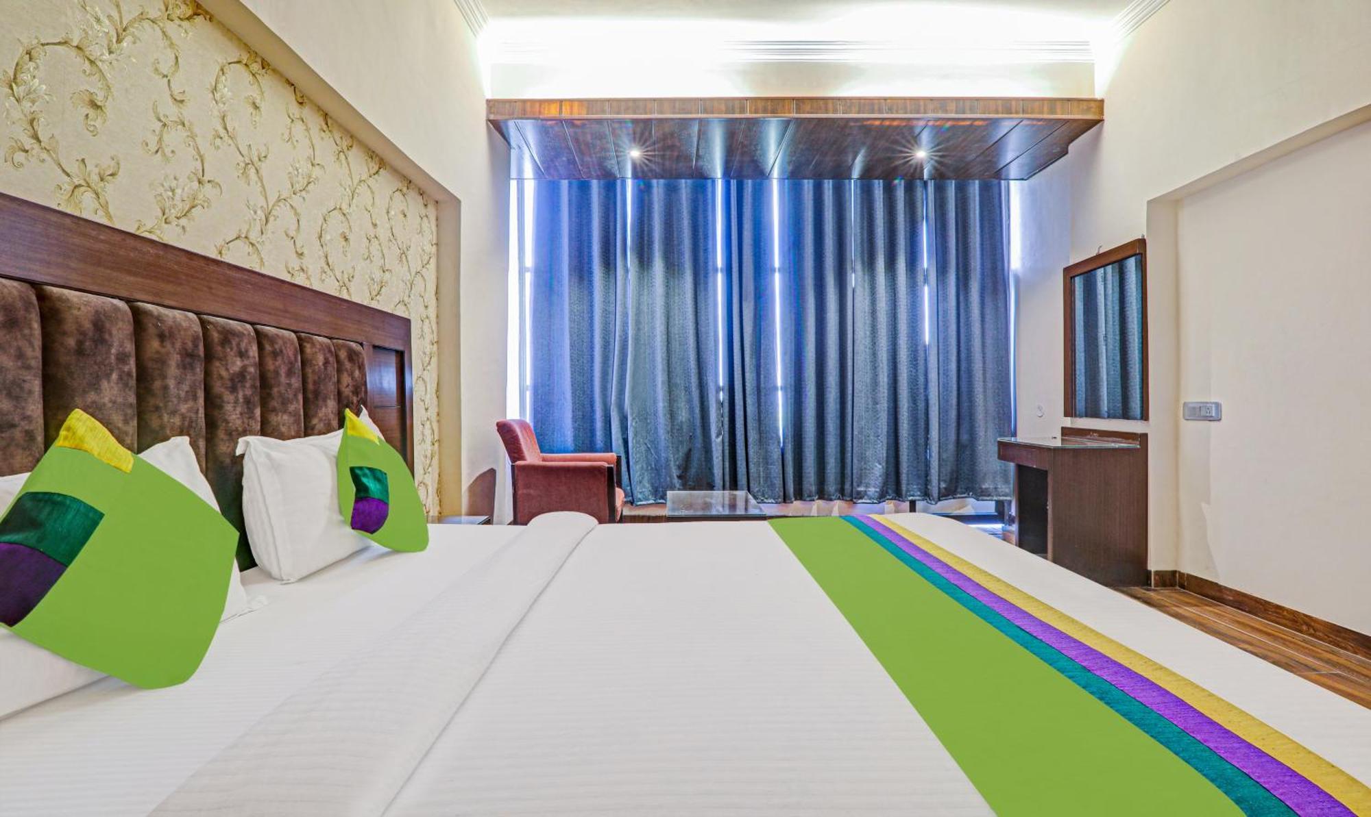 Hotel Castle View Агра Екстериор снимка