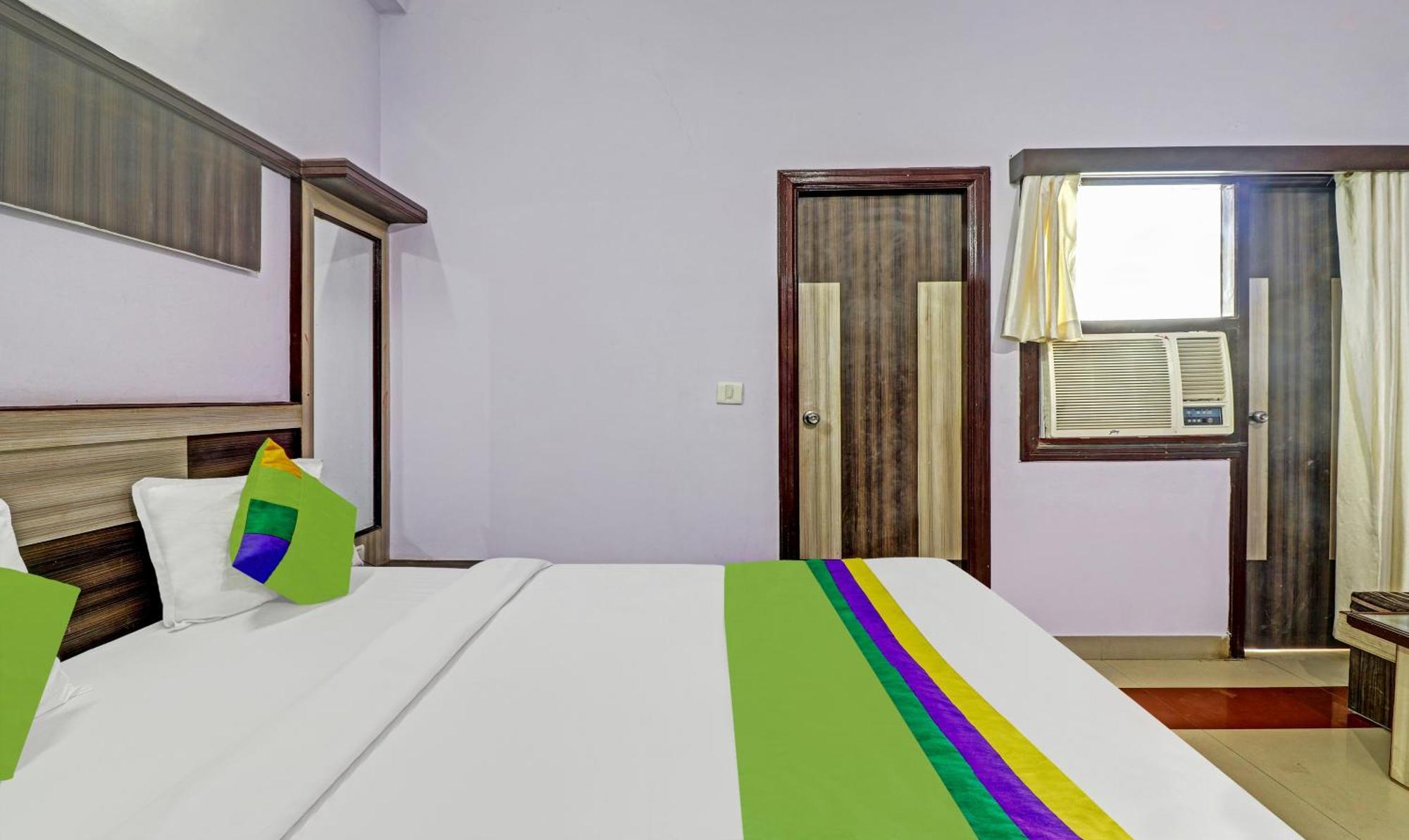 Hotel Castle View Агра Екстериор снимка