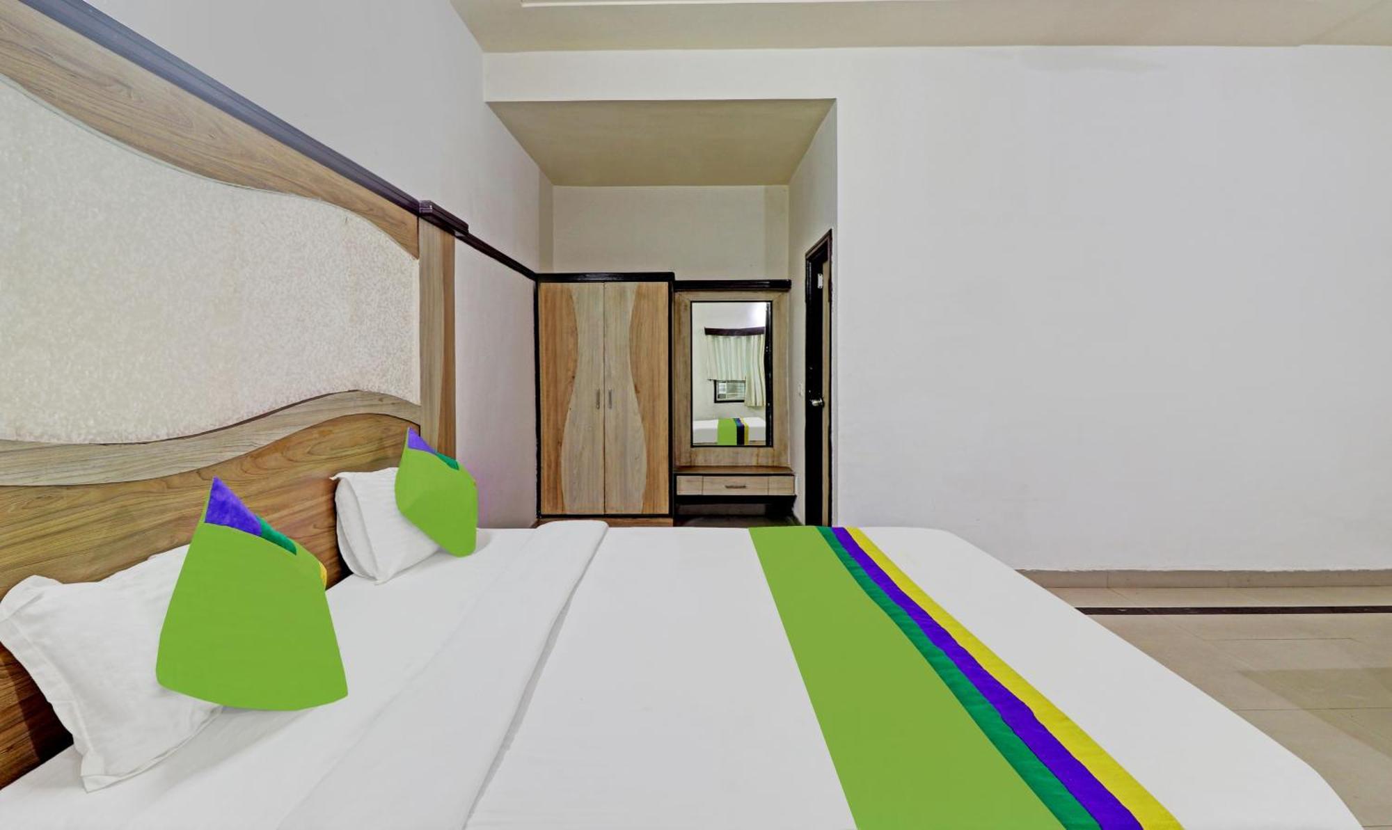 Hotel Castle View Агра Екстериор снимка