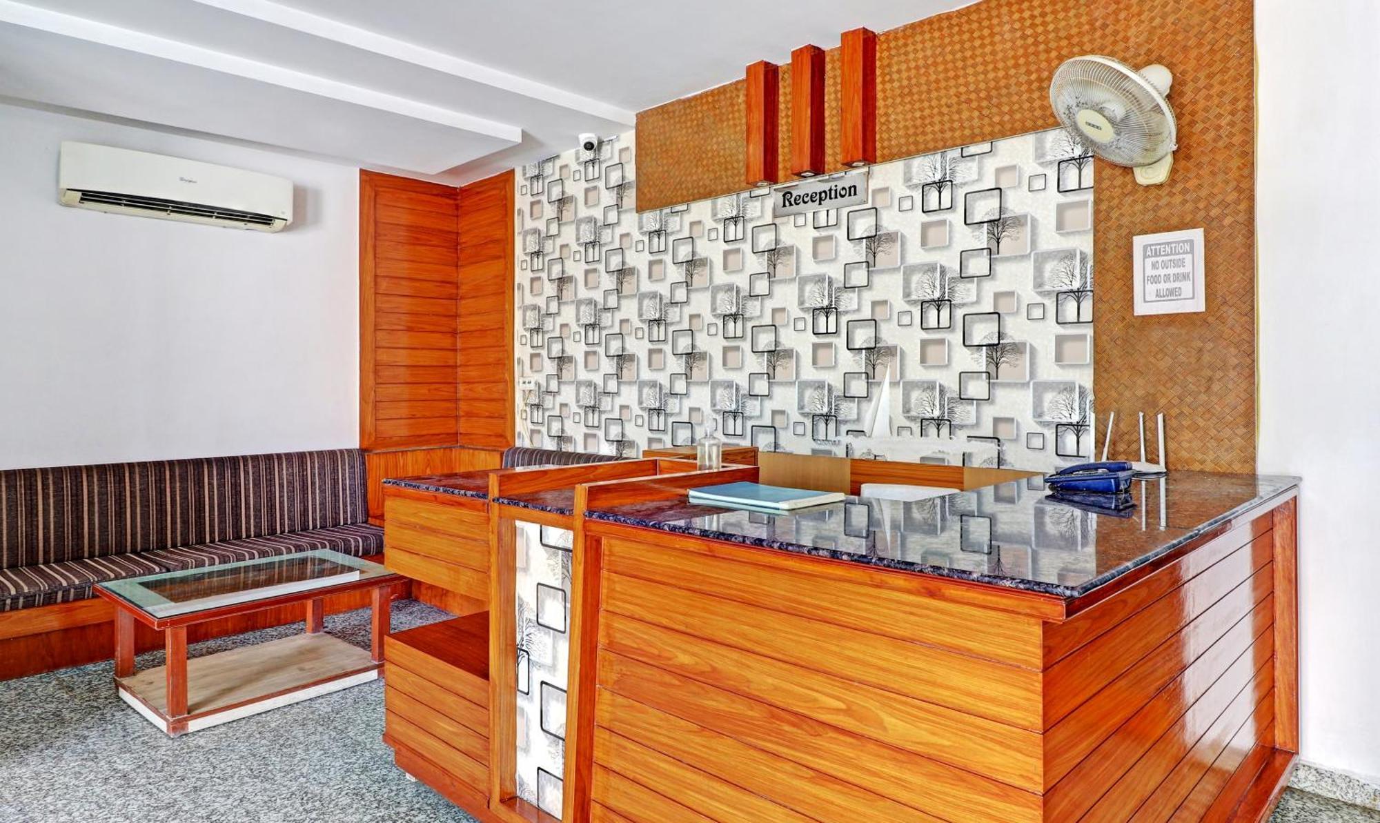 Hotel Castle View Агра Екстериор снимка