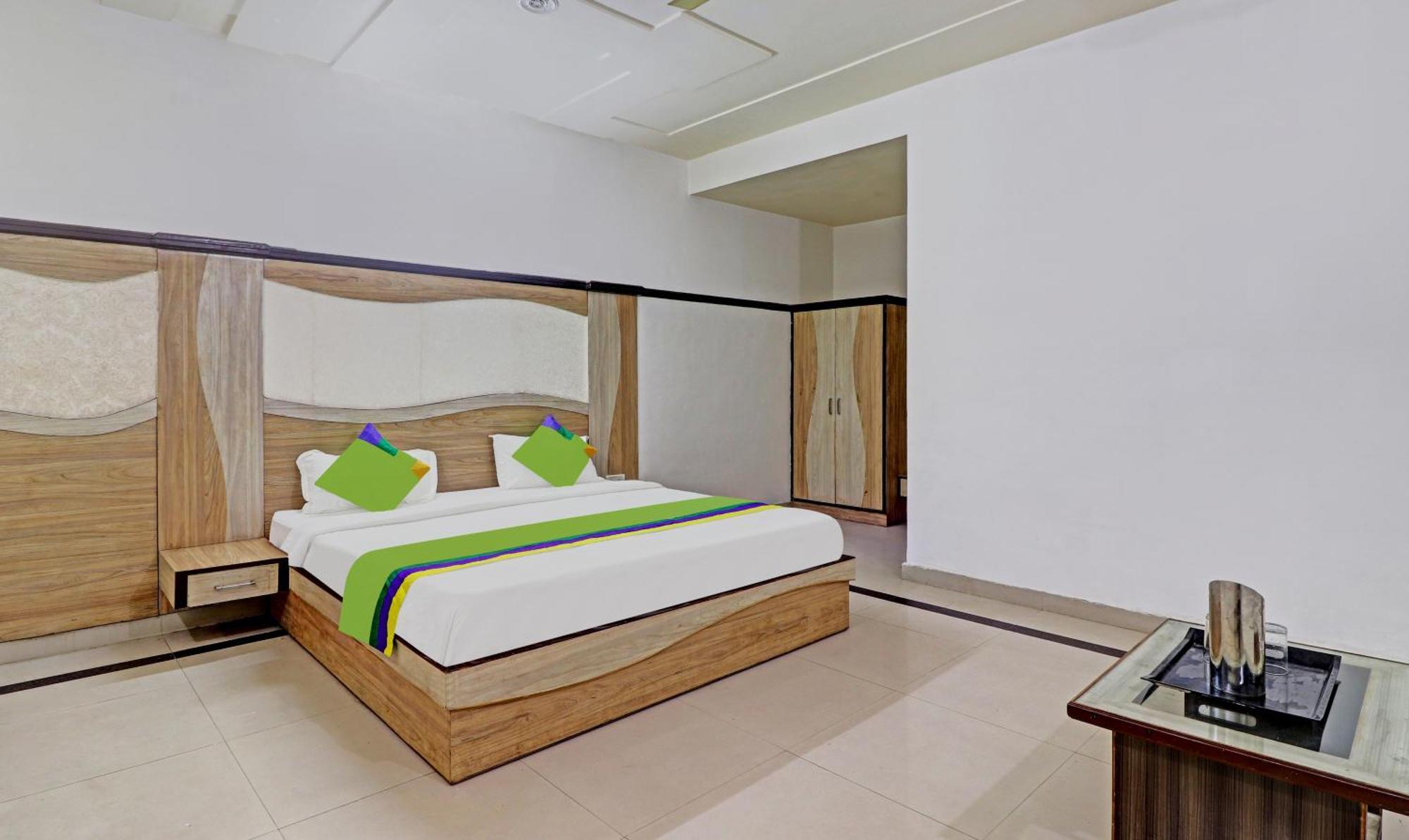 Hotel Castle View Агра Екстериор снимка