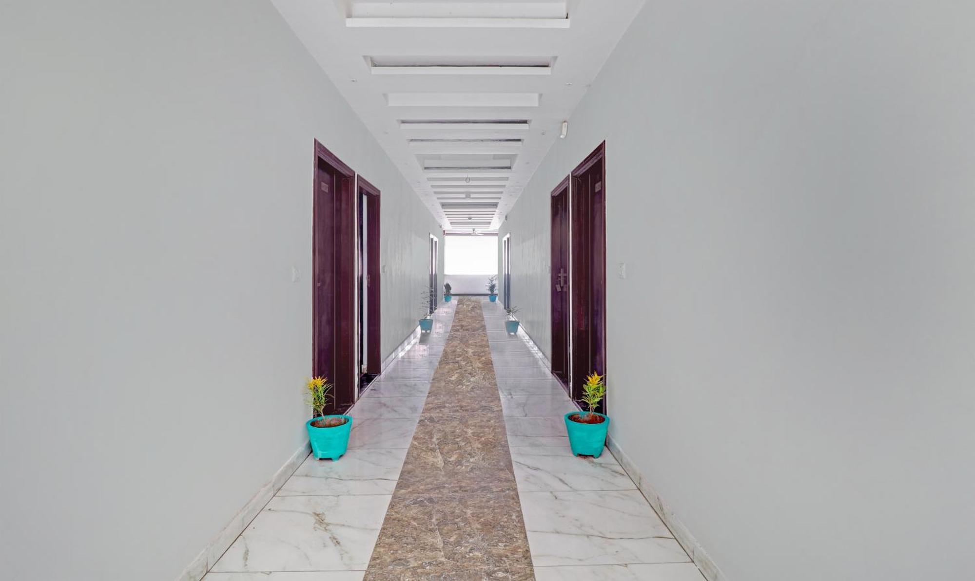 Hotel Castle View Агра Екстериор снимка
