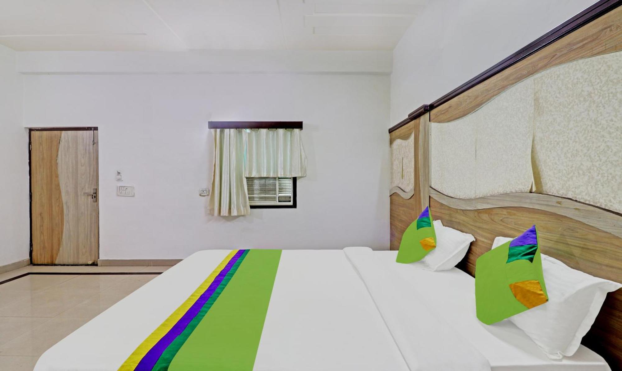 Hotel Castle View Агра Екстериор снимка